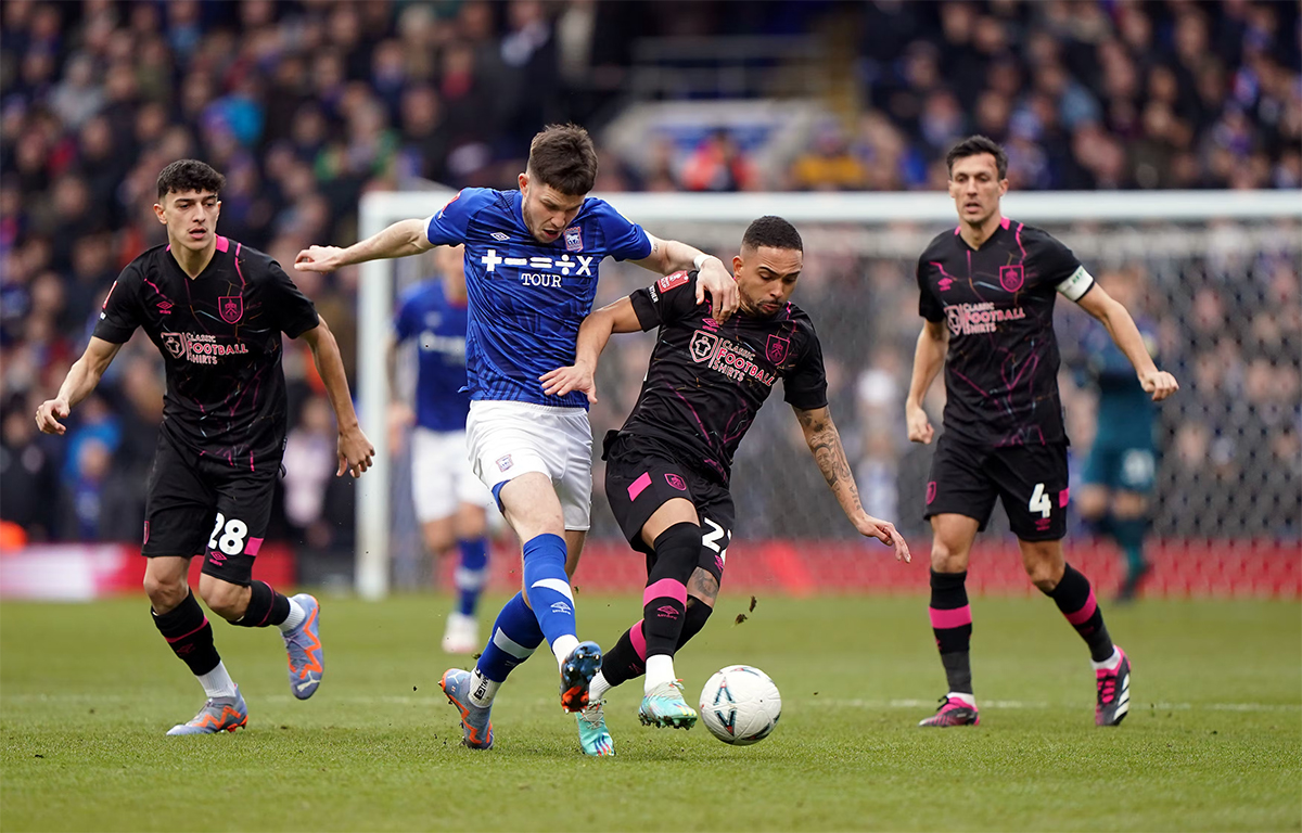 Nhận định soi kèo Burnley vs Middlesbrough lúc 03h00 ngày 07/12/2024